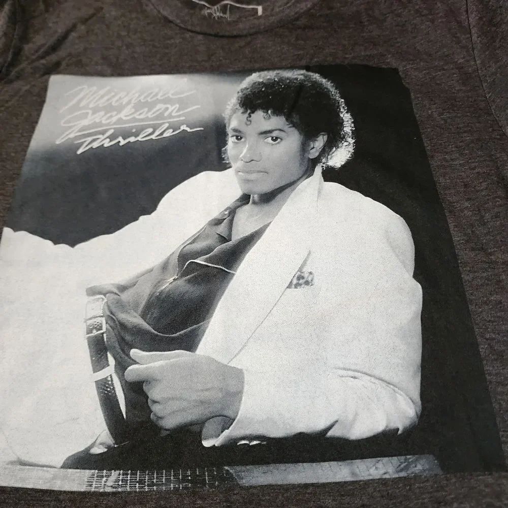 Michael Jackson 2016 Heathered Gray Tee With Graphic Thriller Nwt Size Small — image 2 of 7